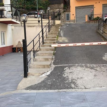Grande Bilocale Con Giardino E Posto Auto Privato Comodo Al Mare Varraze Exterior foto